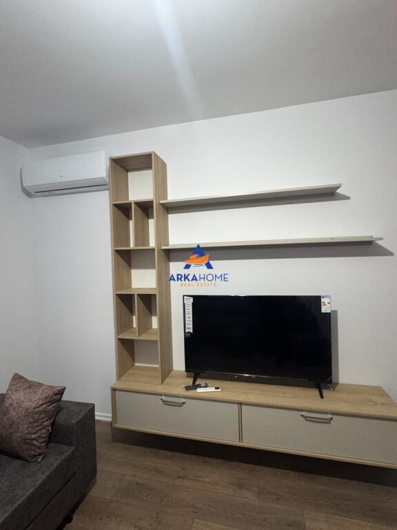 JEPET APARTMENT ME QERA 2+1+BALLKON "5 MAJ" 60.000 LEKE