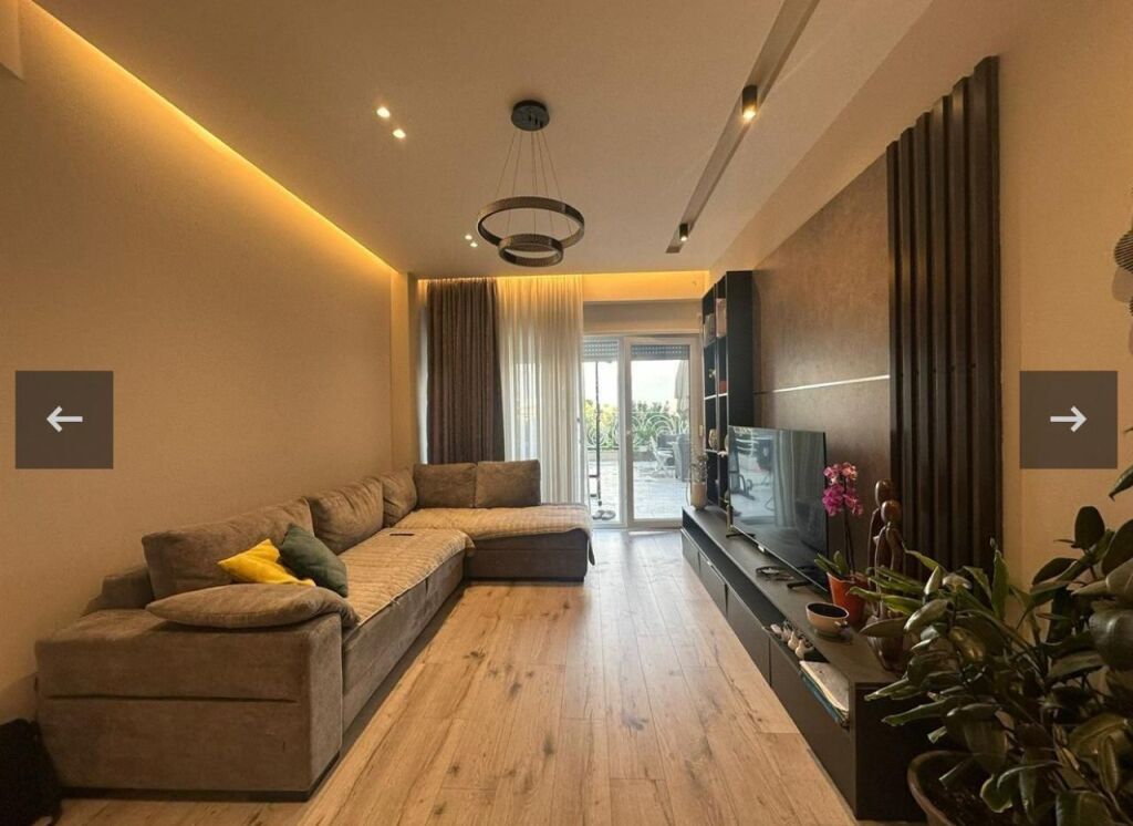 Shitet triplex tek Kodra e Diellit