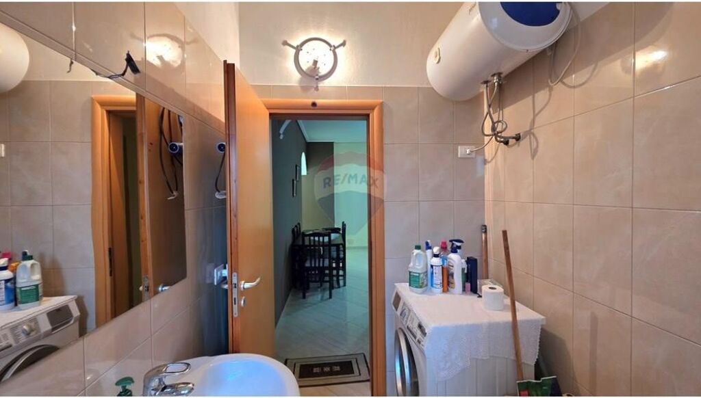 Apartament 1+1 ne shitje , prane Kishes Ortodokse