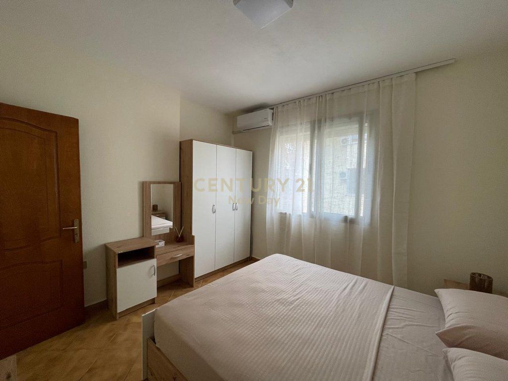 Apartament 1+1 + Garazah Me Qira te Shkëmbi i Kavajës, Durrës - 320€ | 45 m²