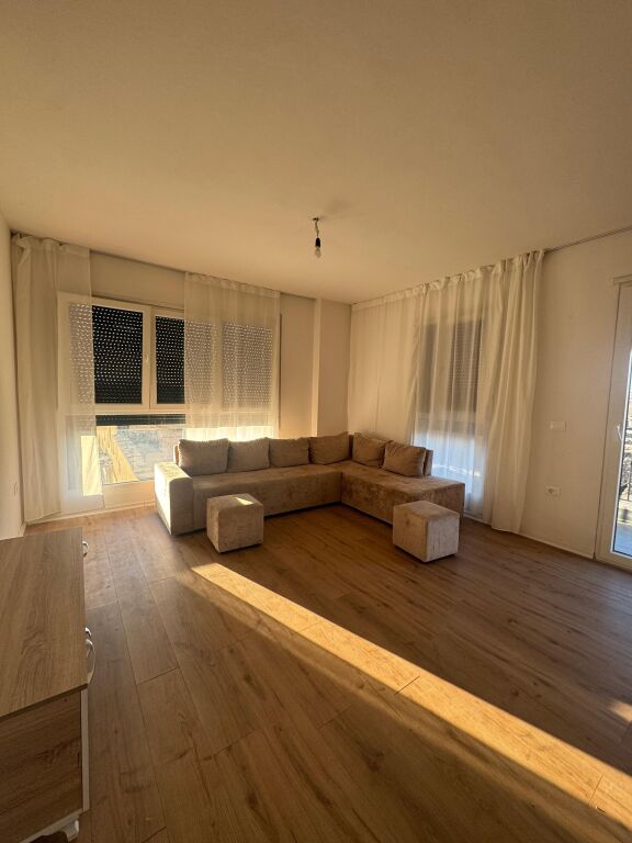 🏠Appartamento 2+1+2 in affitto 📍Don Bosko, Trio Towers Residence  🏢2° piano, palazzo con ascensore 🏷️Prezzo: 60.000 Leke/Mese