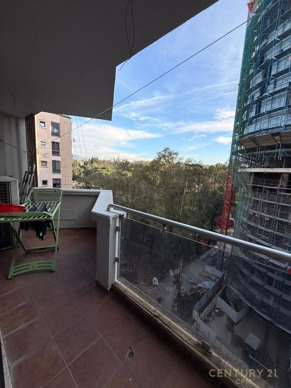 AFFITTASI APPARTAMENTO 2+1+2 PRESSO AIR ALBANIA