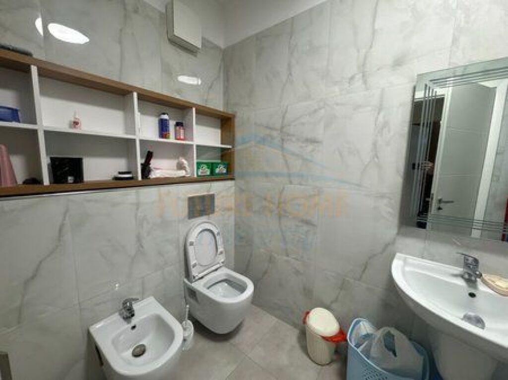For sale, Apartment 2+1+2+Parking space, Ali Demi, Tirana.