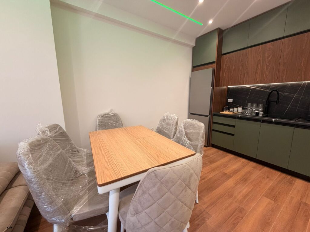 2+1+2 +PARKING FLOOR 1 90M2 BRRYLI