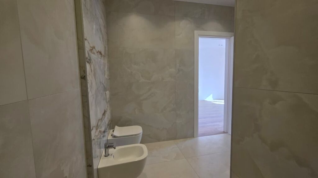 Appartamento 2+1+2 in Vendita – Lungomare, Vlora