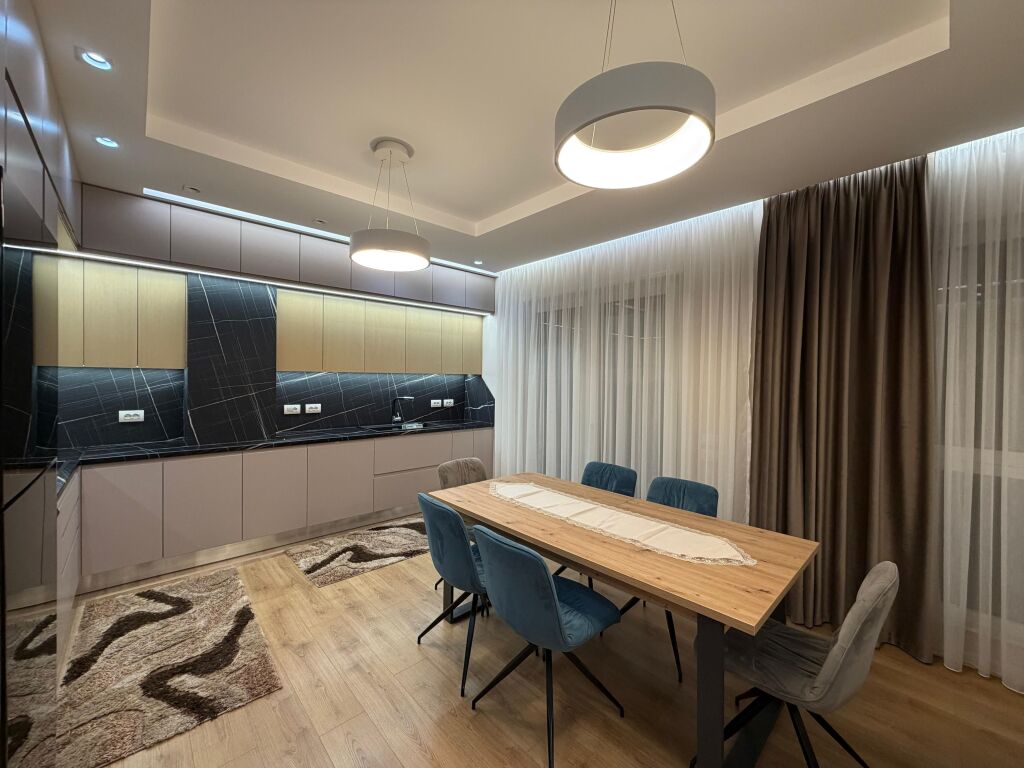 Apartament 3+1+2 poste parkimi tek Montesori Liqeni Thate