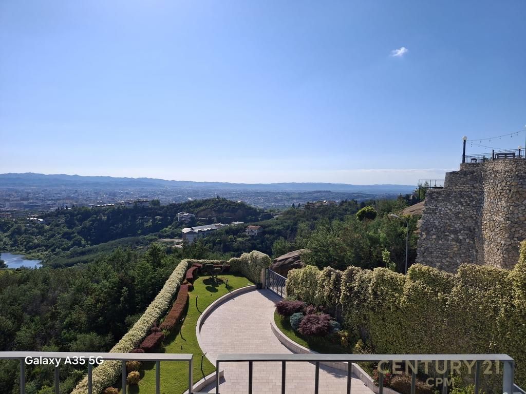 Vile per shitje ne Linze