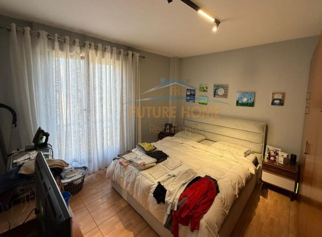 SHITET APARTAMENT 2+1 ZOGU I ZI