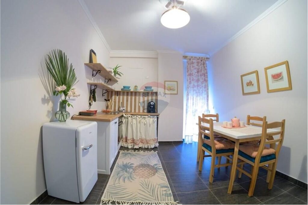 Apartament - Për Shitje - Rruga e Barrikadave, Tiranë(ID: 530361014-401)