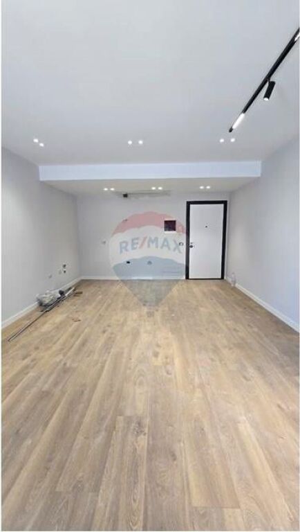 Apartament - Për Shitje - Kodra e Diellit 2, Tiranë