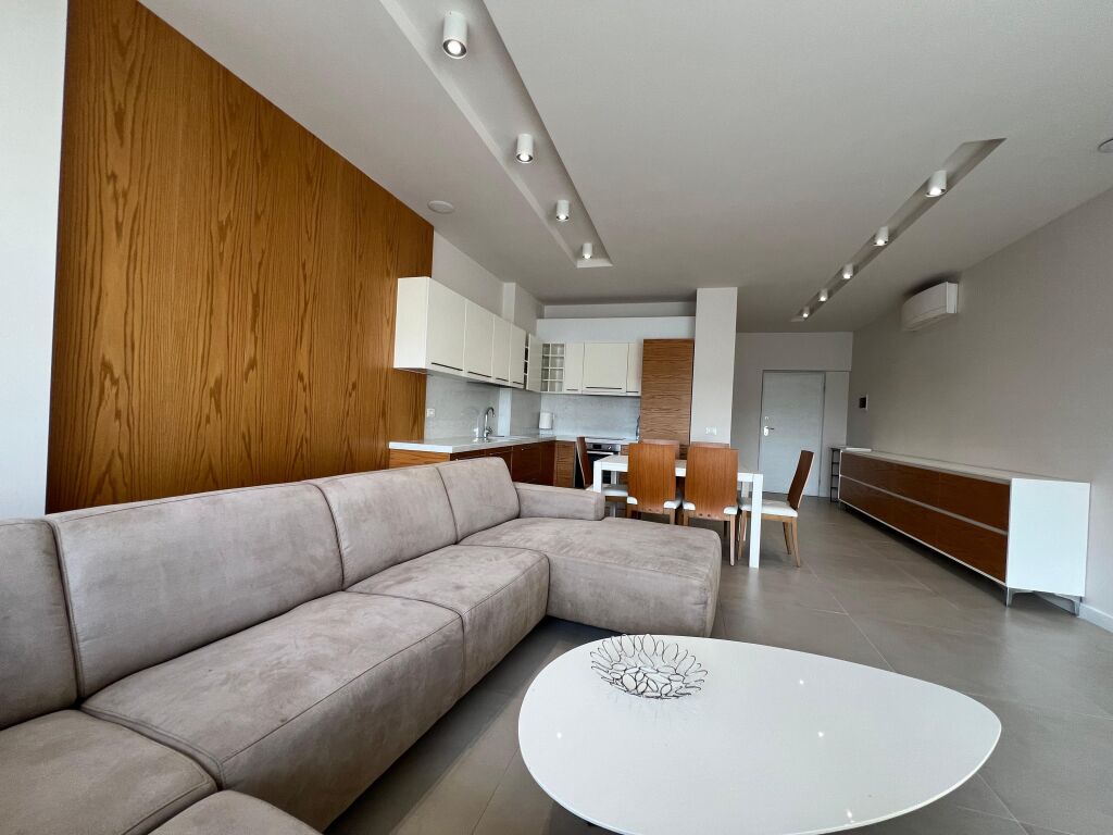 VENDESI APPARTAMENTO 2+1 NELLA ZONA DEL COMUNE DI PARIGI