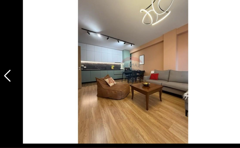 Apartament per shitje 2+1+2 tek Rruga e Barrikadave