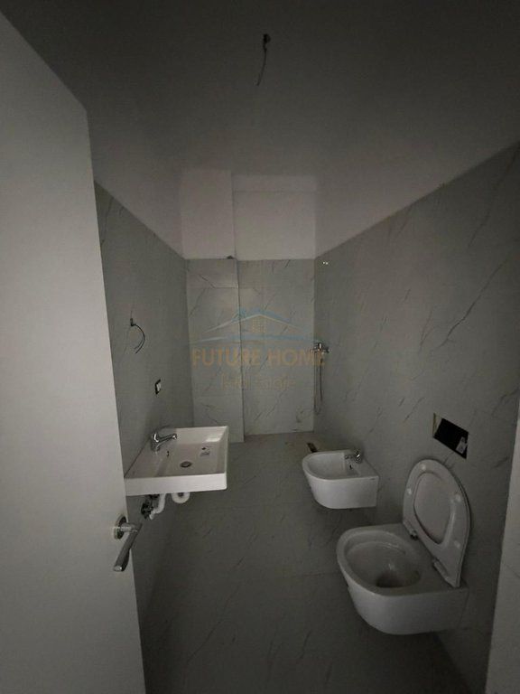 Në shitje, Apartament 2+1+2, Sauk, Porta e Re e Tiranës, Tiranë.