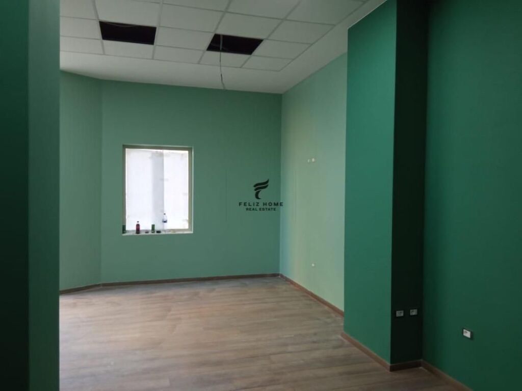 SHOP FOR RENT 50 M2 NDRE MJEDA STREET 750 EURO FH-57677