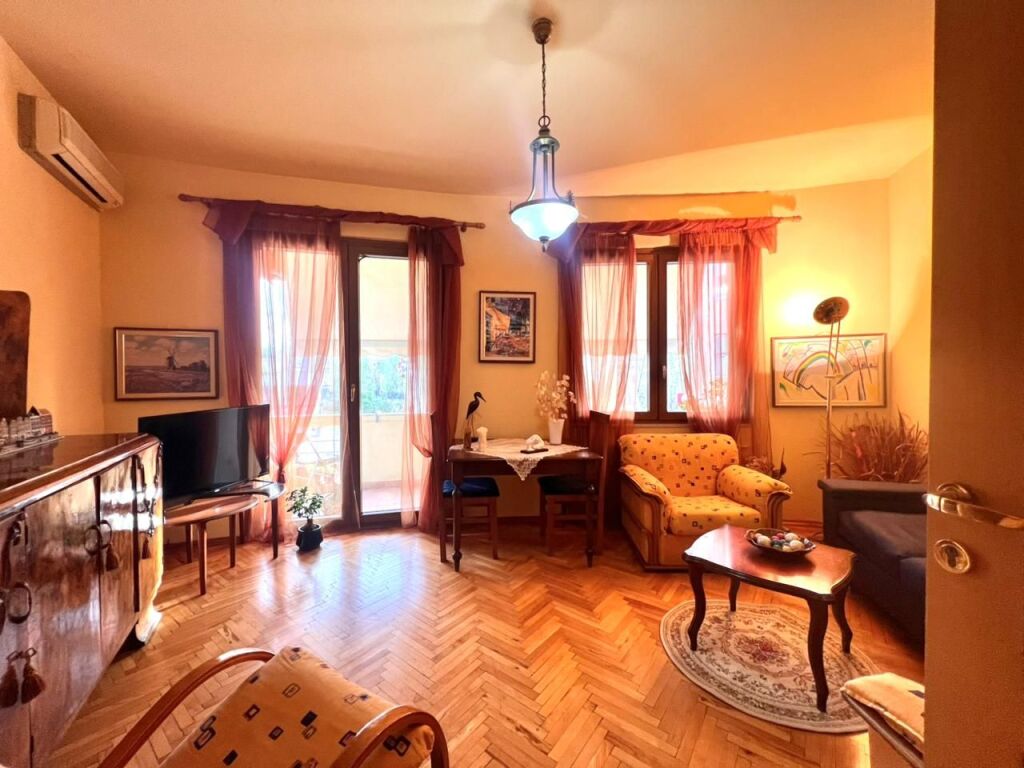 Jepet me Qera: 2+1+Kuzhine Vec &amp; Ballkon Fiks te Stadiumi Dinamo - Albsig | 650€/muaj