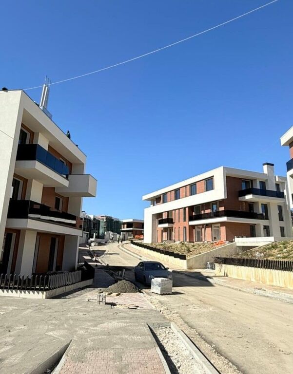 Shitet apartament 2+1+2 tek Kompleksi “Tulipan Residence”