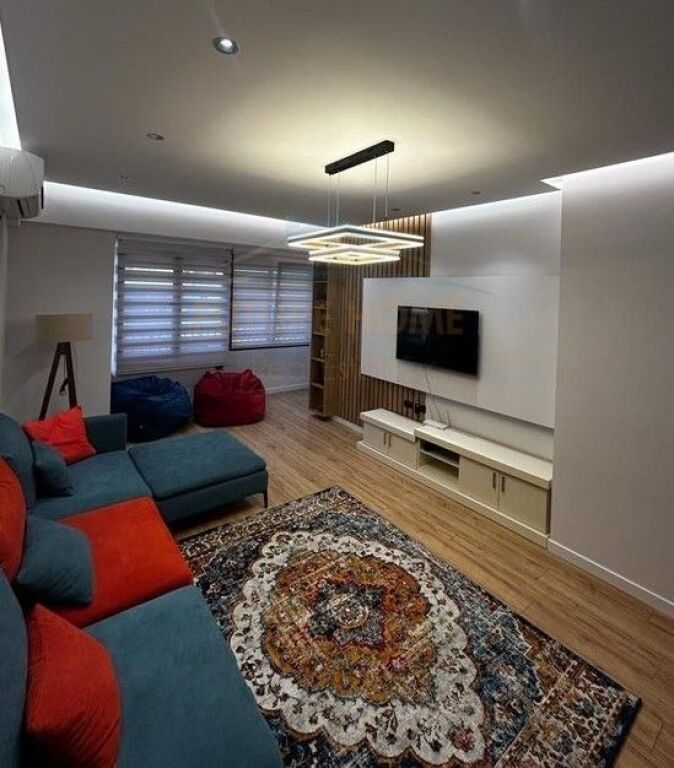 Qira, Apartament 2+1+2, 21 Dhjetori