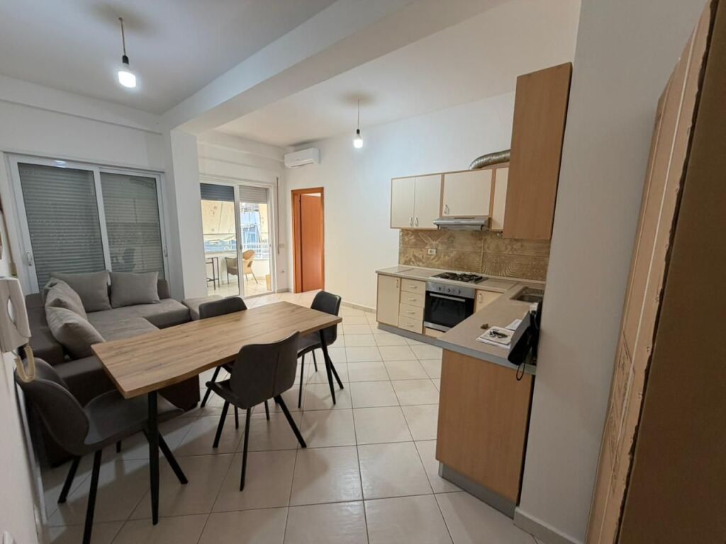 Apartament per qera 2+1+parkim tek Pavarotti