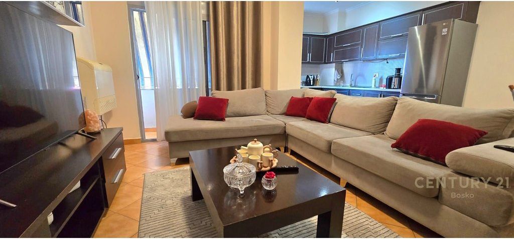 VENDESI APPARTAMENTO 2+1+2 AL NUOVO BOULEVARD STRADA JORDAN MISJA