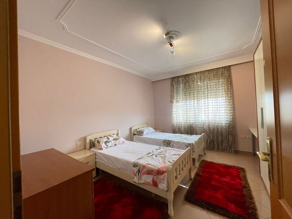 Apartament 2+1+2 te Libri Universitar