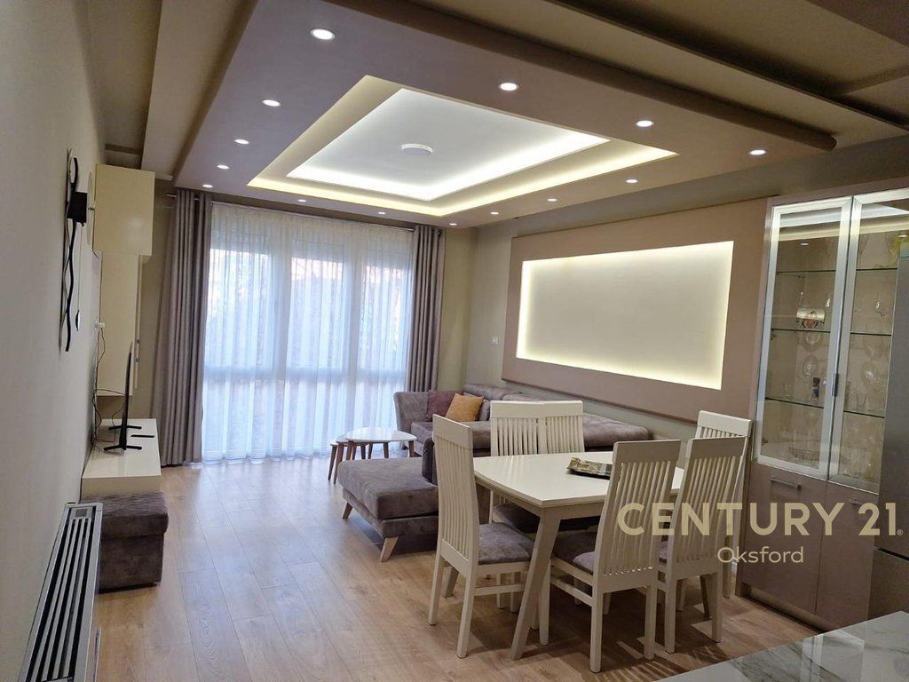 JEPET ME QERA APARTAMENT 2+1 ME POST PARKIMI TEK PAZARI I RI