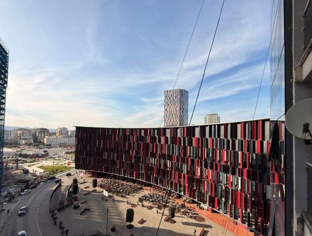 APPARTAMENTO 2+1+2 IN AFFITTO PRESSO AIR ALBANIA