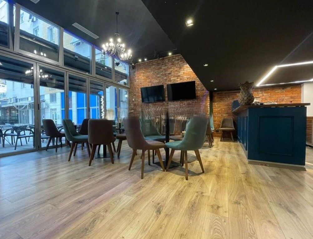 Shitet ambient komercial – Bar (Dupleks) ne Xhamllik