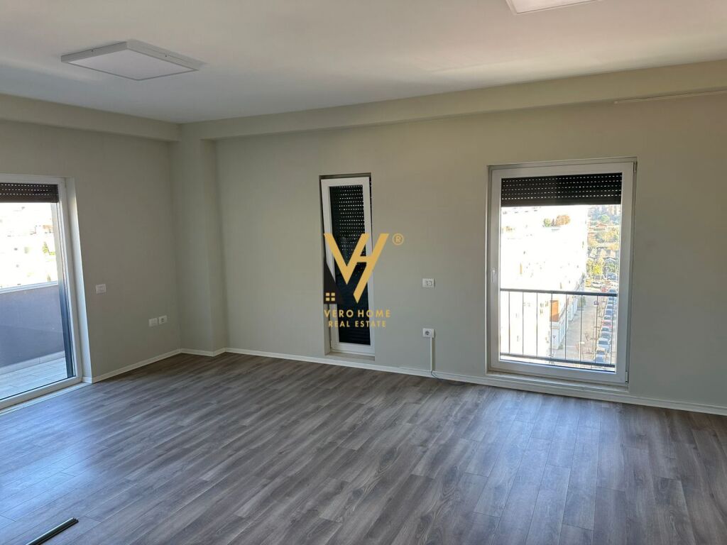 JEPET ZYRE 107 M2 ME QERA TE JORDAN MISJA 750 EURO