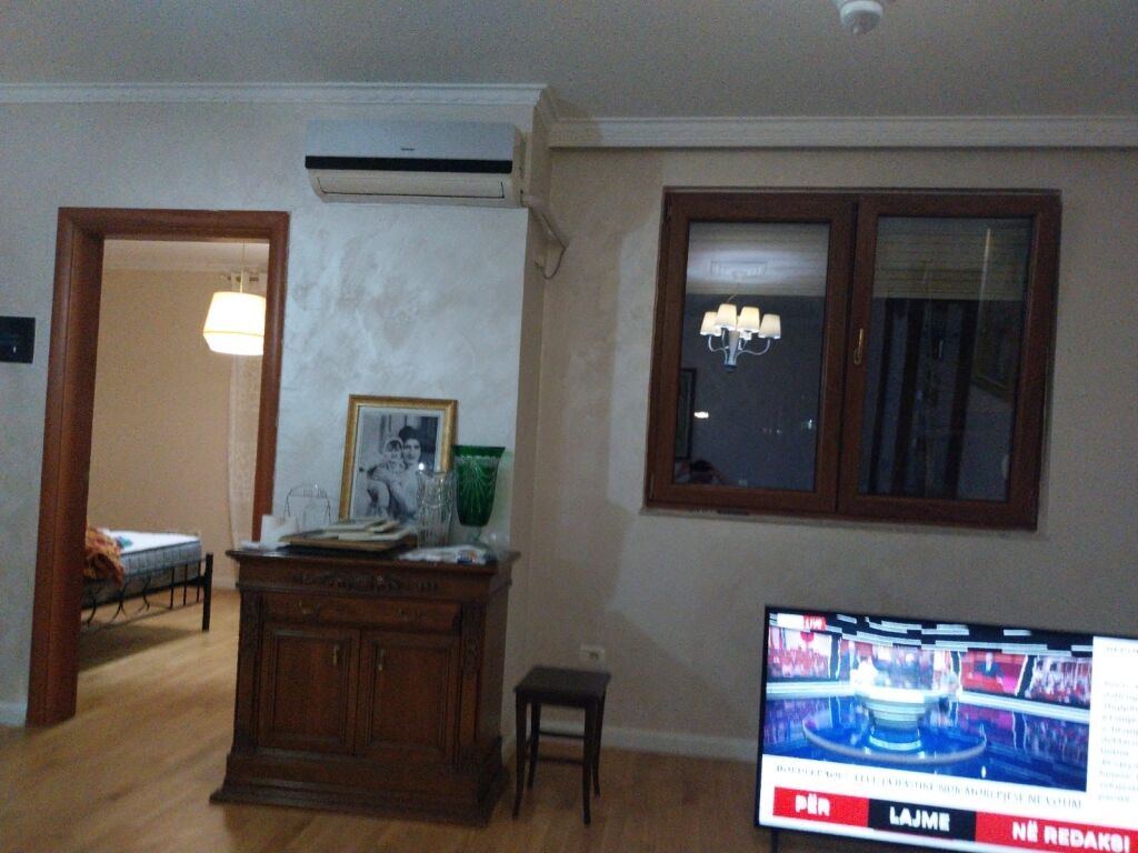 2+1,i mobiluar me parkim,te selvia afer black diamond,1300 euro