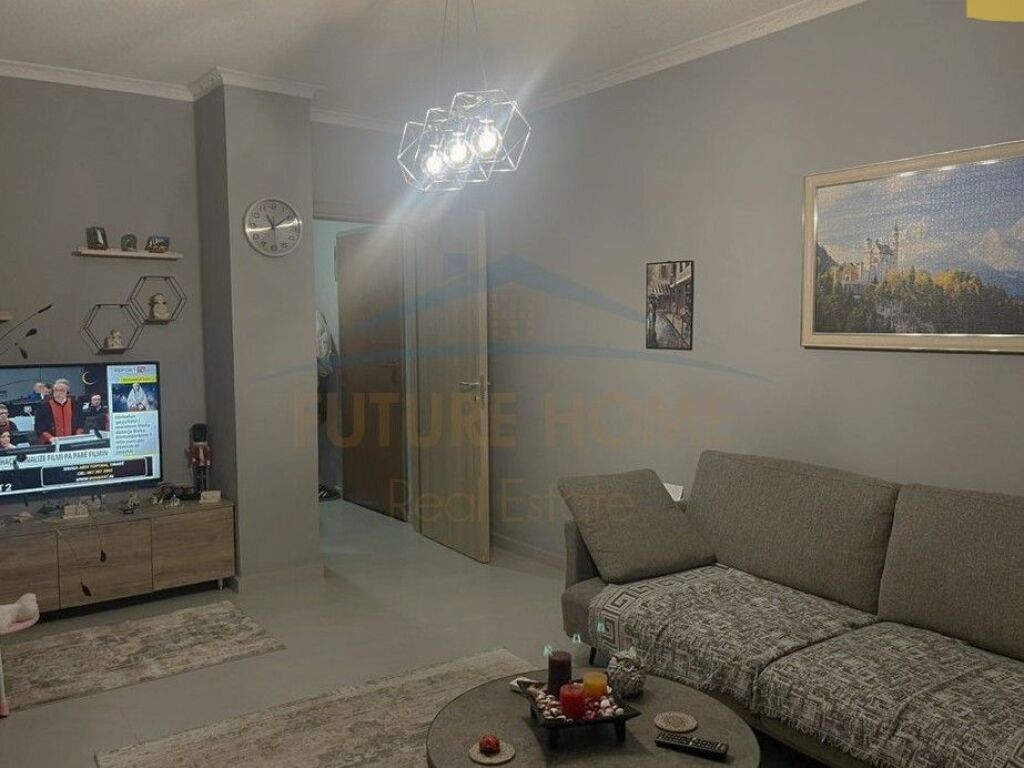 Shitet, Apartament 2+1, Misto Mame