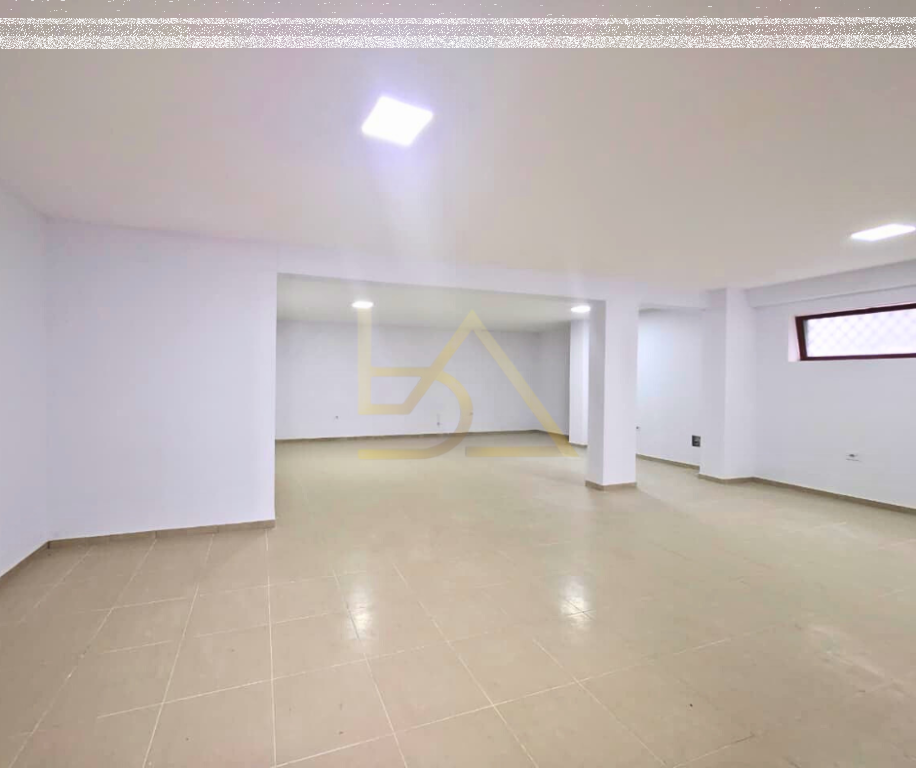 Jepet me Qira Ambient Biznesi – Tiranë, pranë Kopshtit Botanik