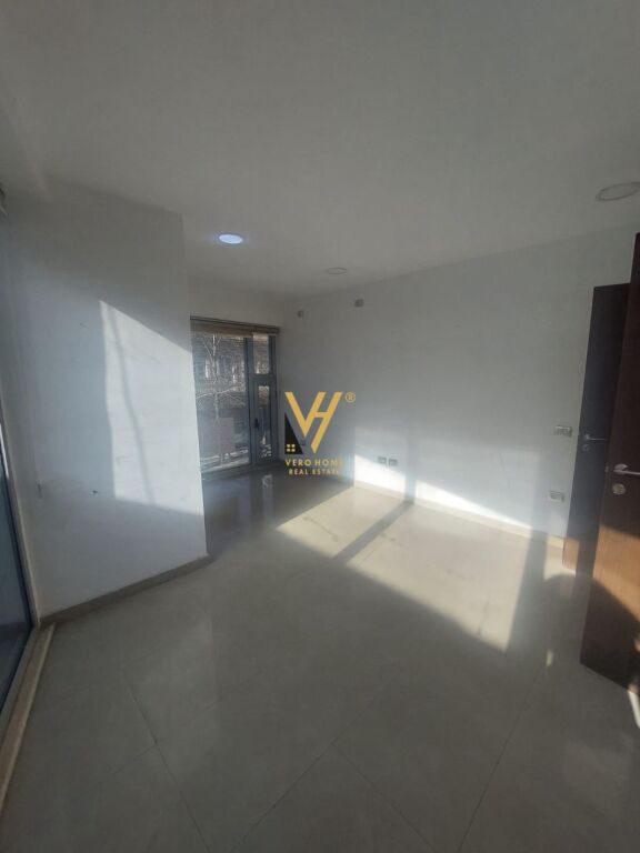 OFFICE 60 M2 FOR RENT AT PAZARI I RI 70,000 LEKE