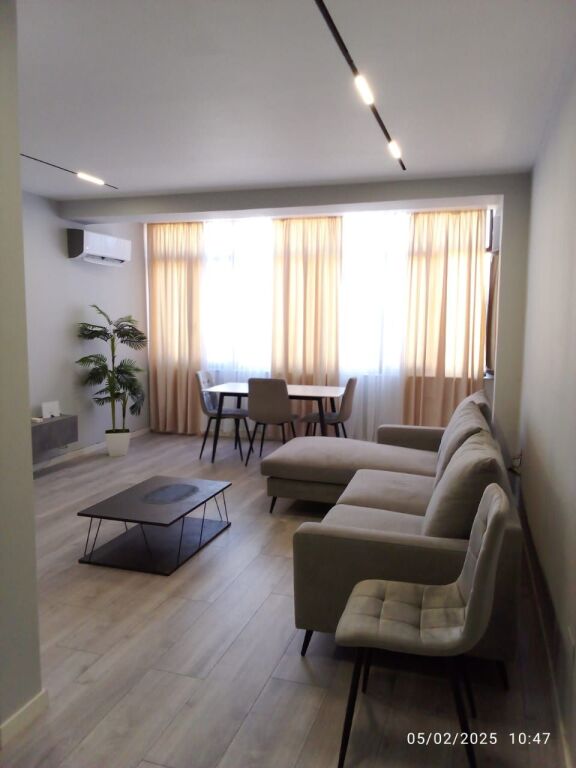 📣 RENT Apartment 2+1 📍 Near 21-Dhjetorit ✨   🏢 New Building  🪜 5th Floor (With Elevator)  🛋️ Furnished with Modern Conditions   💶 Price 850 Euro