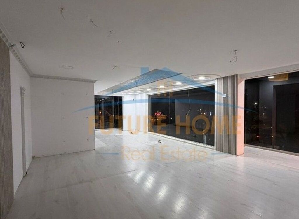 Qera, Ambient Biznesi, 21 Dhjetori