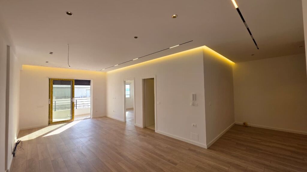 Appartamento 2+1+2 in Vendita – Lungomare, Vlora