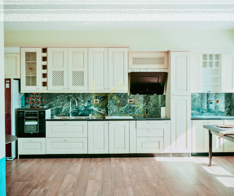 Shitet Papafingo Luksoze – Shkëmbi i Kavajës