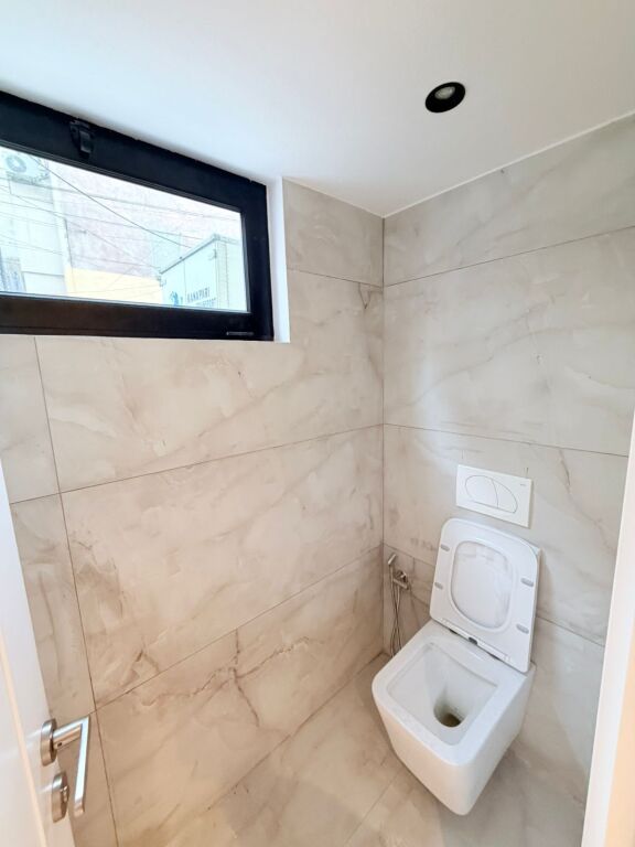 JEPET ME QERA AMBIENT BIZNESI (DUPLEX) PRANVERA, DURRES