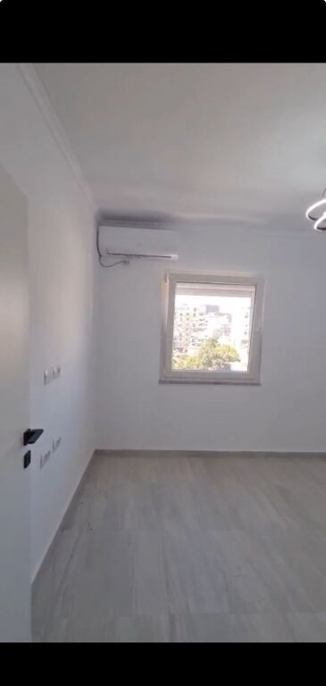 UFFICIO IN AFFITTO 74 M2 CENTRO 68.000 LEKE