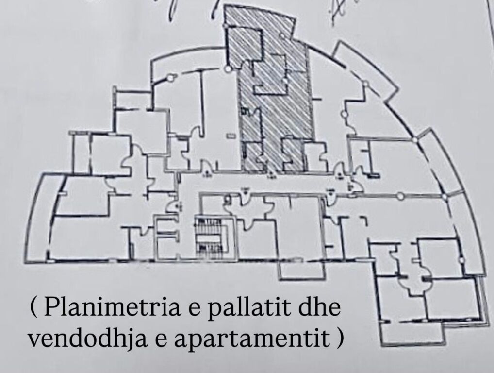 Apartament 3/2+1 ( zona Fresku, Tiranë )