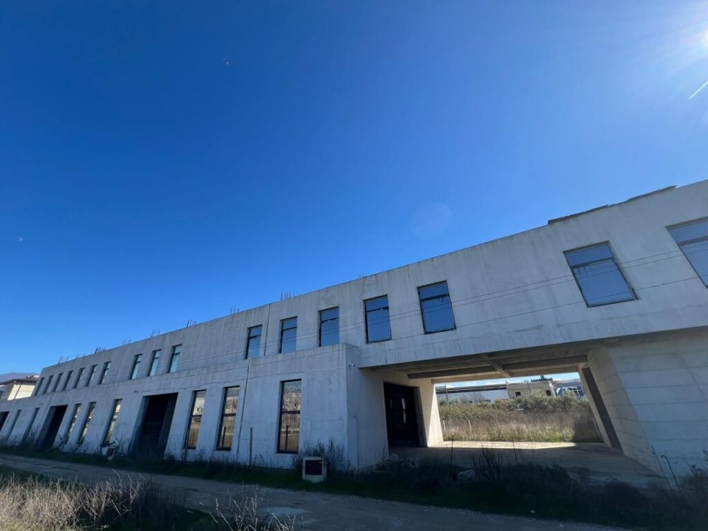 Locale Commerciale in Affitto – Capannone + Ufficio | Kamëz