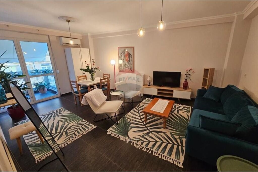 Apartament - Për Shitje - Rruga e Barrikadave, Tiranë(ID: 530361014-401)