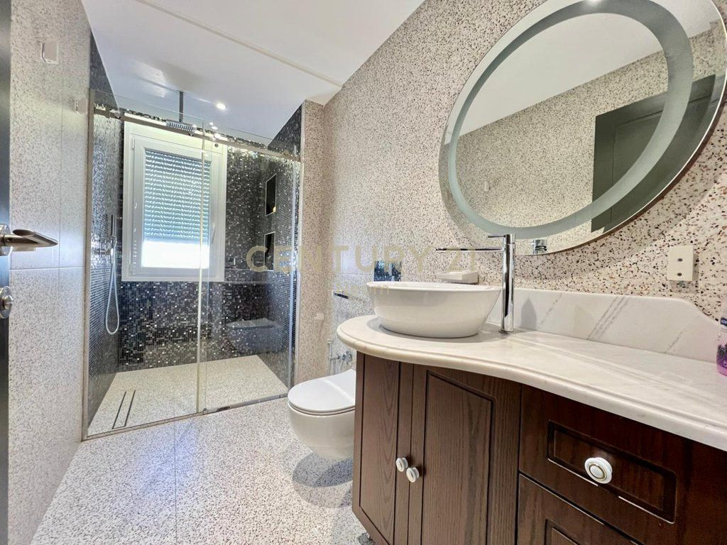 AFFITTASI SUPER APPARTAMENTO 2+1+2 CON 2 POSTI AUTO VICINO ALLA MOSCHEA DEL GIARDINO BOTANICO