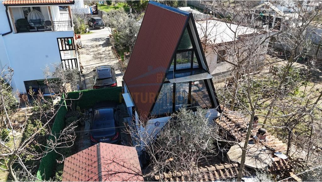 Affitto, Casa Privata  + 2 Posti Auto, Babrru