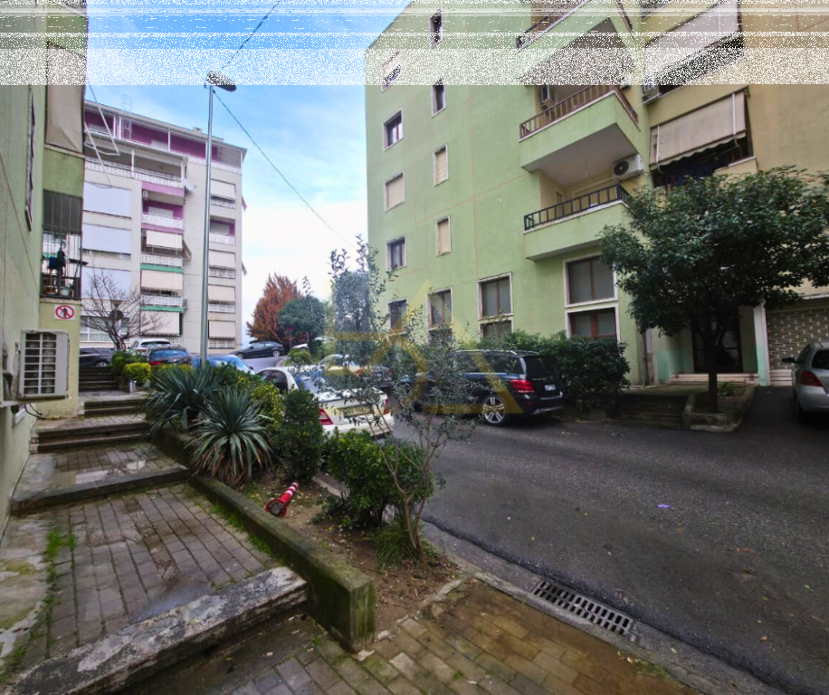 Jepet me Qira Ambient Biznesi – Tiranë, pranë Kopshtit Botanik