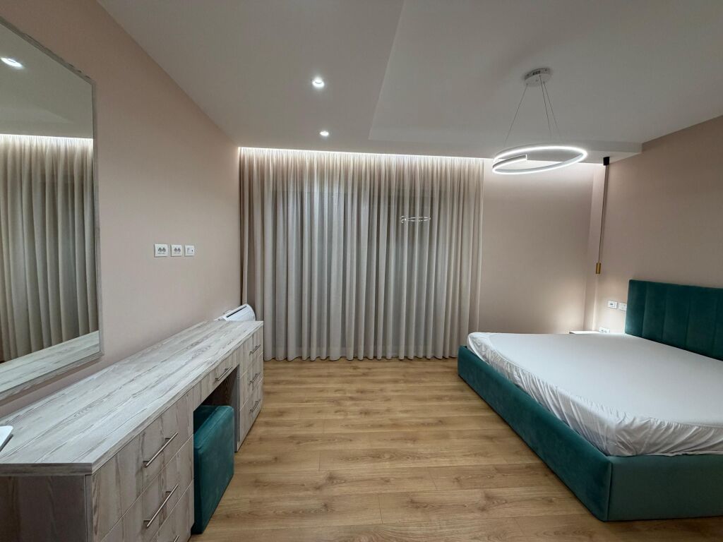 Apartament 3+1+2 poste parkimi tek Montesori Liqeni Thate