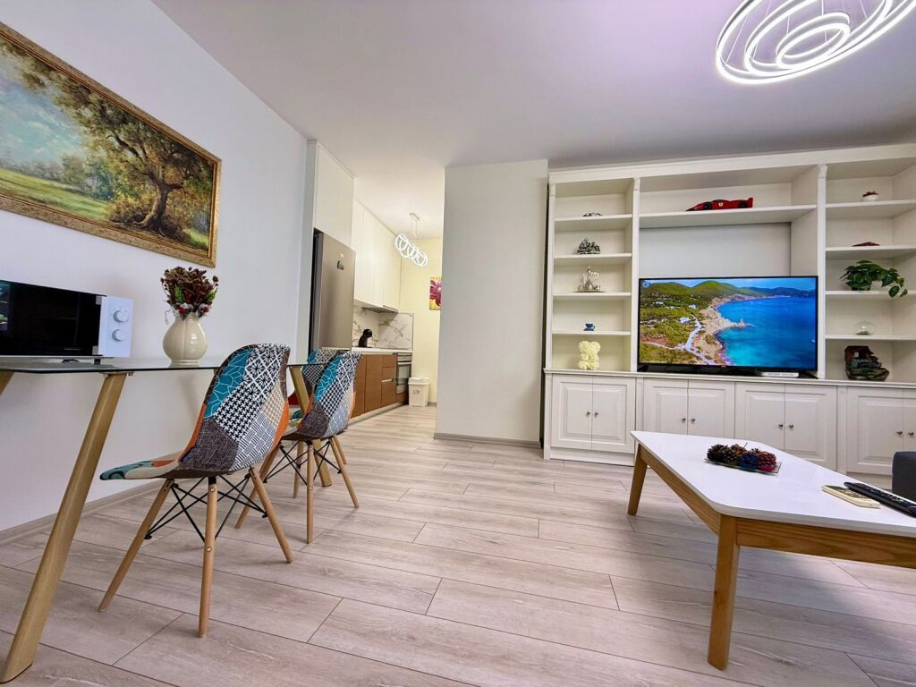 🏡Affittasi appartamento 1+1+blocco 📍Comune di Parigi, Via Kosovareve 🏢8° piano, con ascensore 📐Superficie: 70m2 💶Prezzo: 800€/Mese