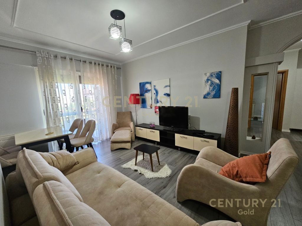 JEPET ME QERA APARTAMENT 2+1+2+POST PARKIMI TE RRUGA E BARRIKADAVE ! 850 € /Muaj