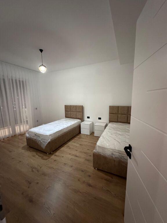 Apartament 2+1+Post Parkimi ne Paskuqan!