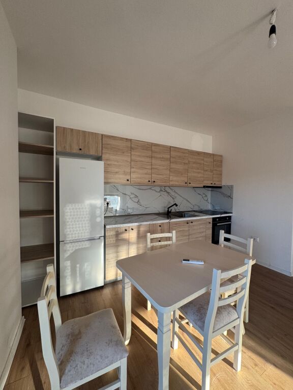 🏠Appartamento 2+1+2 in affitto 📍Don Bosko, Trio Towers Residence  🏢2° piano, palazzo con ascensore 🏷️Prezzo: 60.000 Leke/Mese