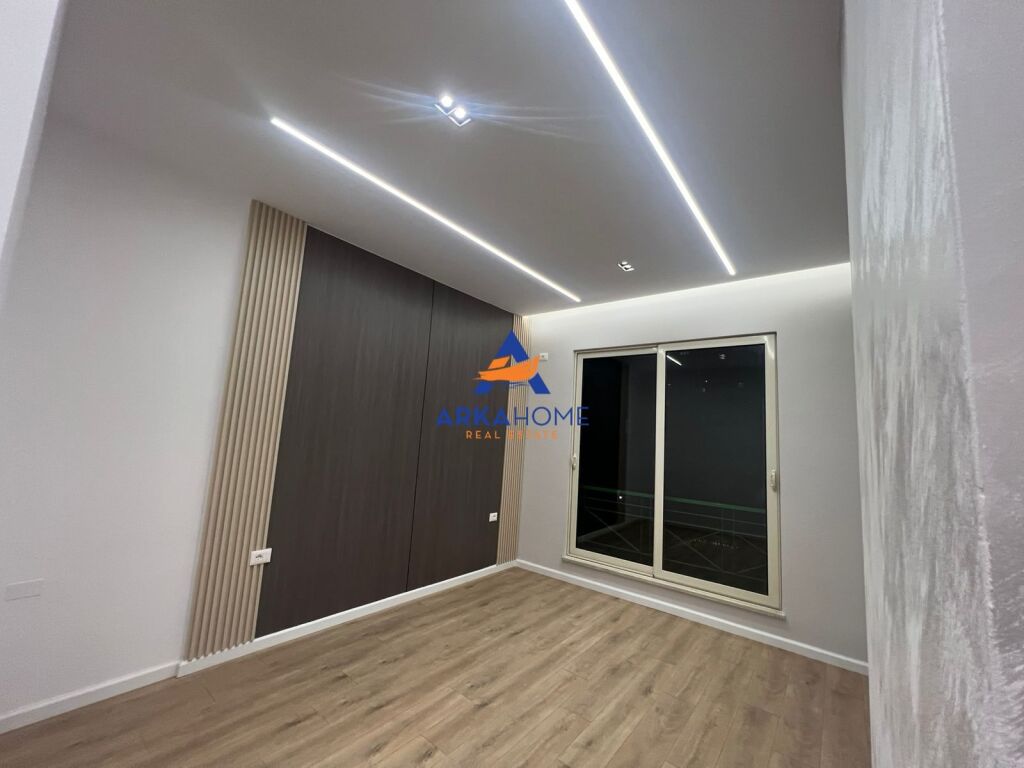 VENDESI APPARTAMENTO 2+1+BALCONE "VIA ASTRIT LOSHA, NUOVA ANELLO" 125.000 EURO